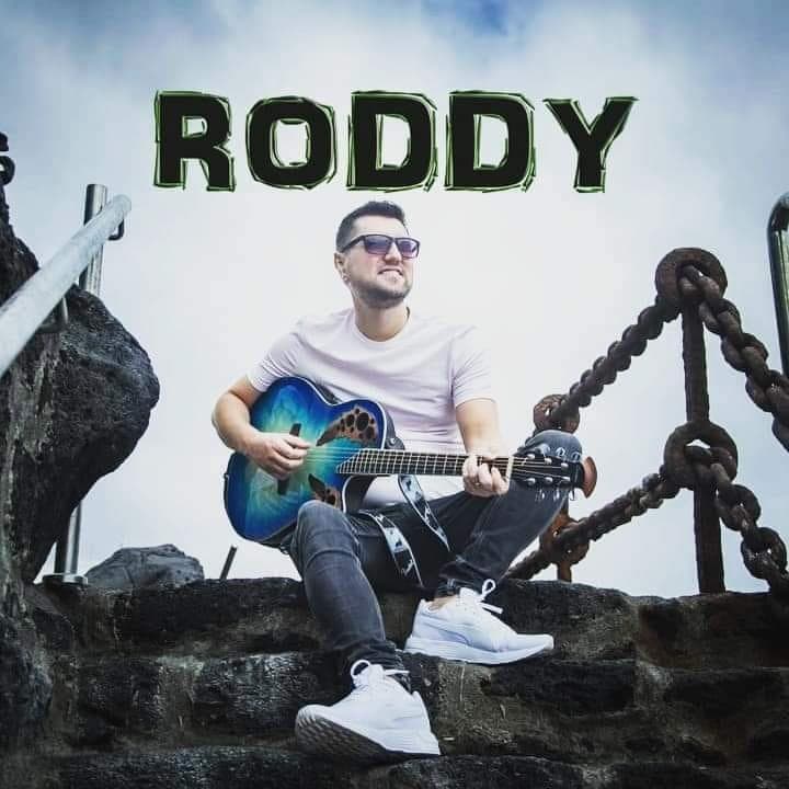Roddy O'Connor performing